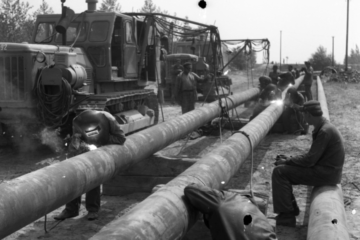 A Barátság II. kőolajvezeték építése, a röntgennel kimutatott hibák kijavítása, 1972 / Fortepan